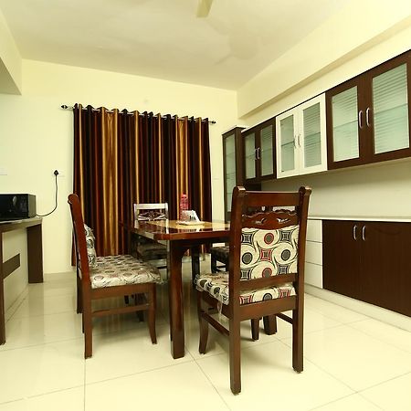 Fresh Living Prime Hitech Hotel Hyderabad Bagian luar foto
