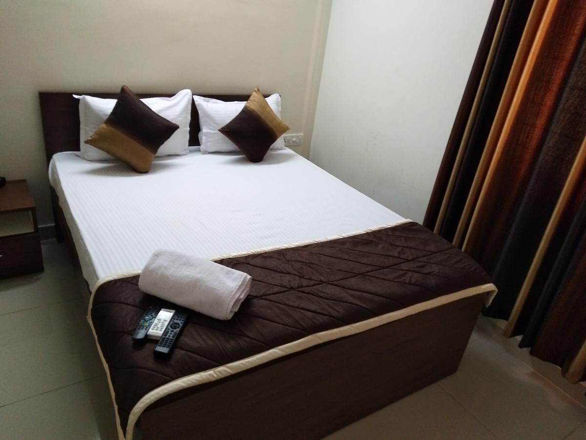 Fresh Living Prime Hitech Hotel Hyderabad Bagian luar foto