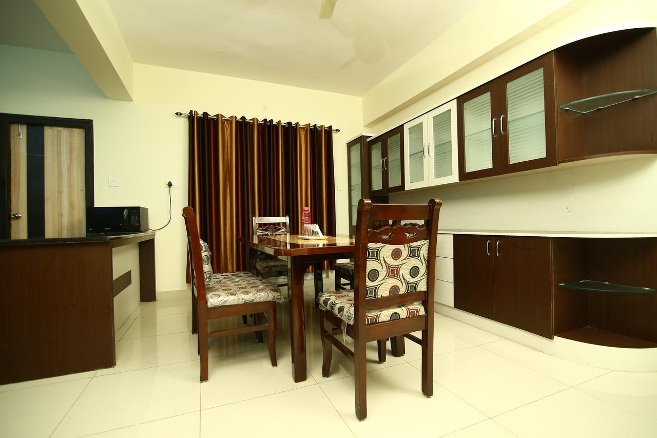 Fresh Living Prime Hitech Hotel Hyderabad Bagian luar foto