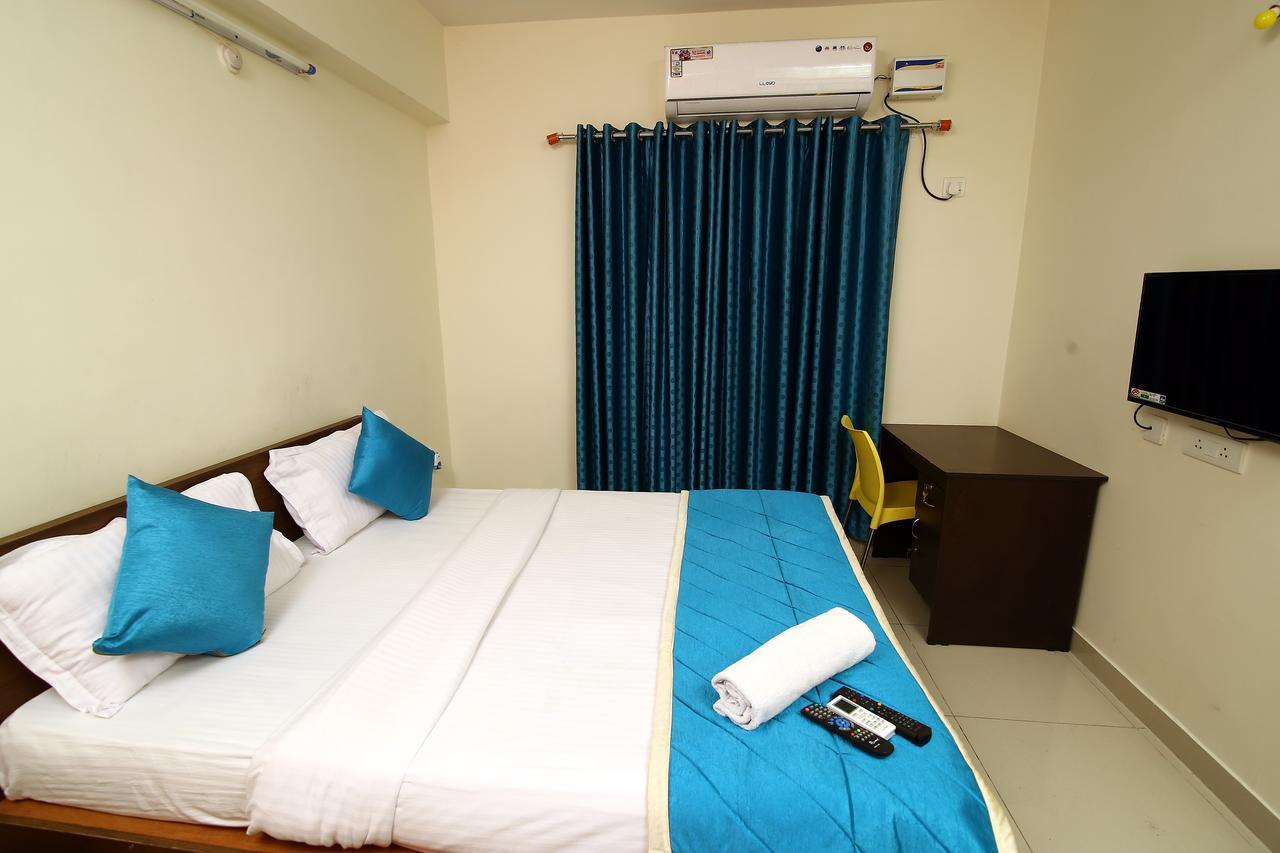 Fresh Living Prime Hitech Hotel Hyderabad Bagian luar foto