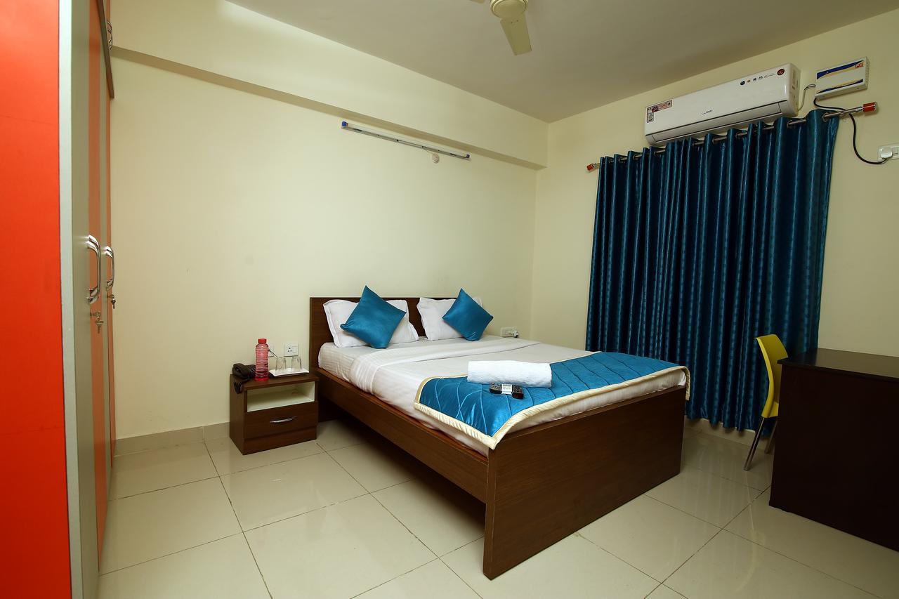 Fresh Living Prime Hitech Hotel Hyderabad Bagian luar foto