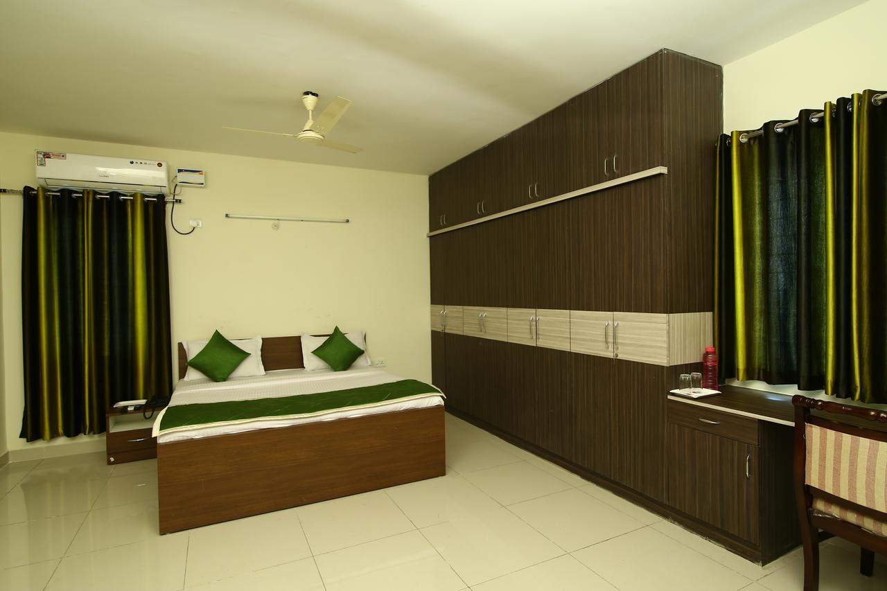 Fresh Living Prime Hitech Hotel Hyderabad Bagian luar foto